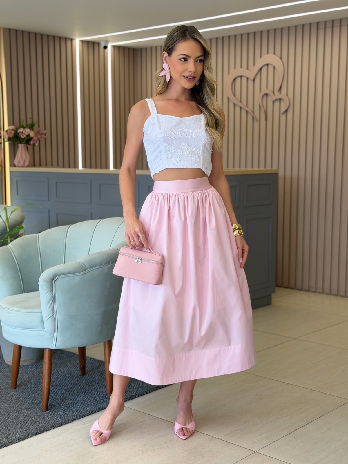 Look rosa e branco Bela Eva